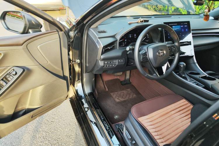 Used Toyota Avalon 2023 2.5L Luxury Edition Driver Seat
