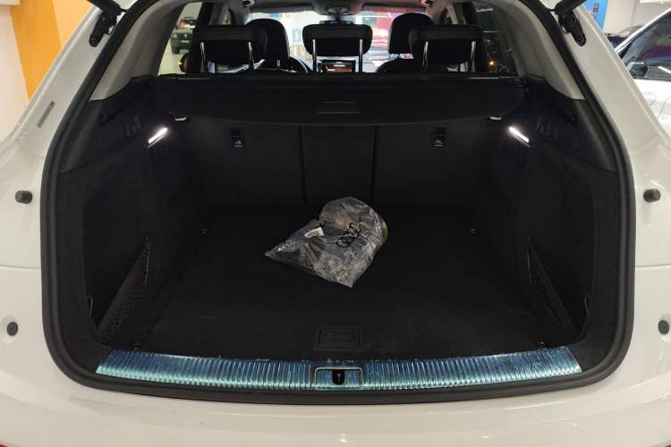 Used Audi Q5L 2020 Updated 40 TFSI Prestige Fashion Edition
