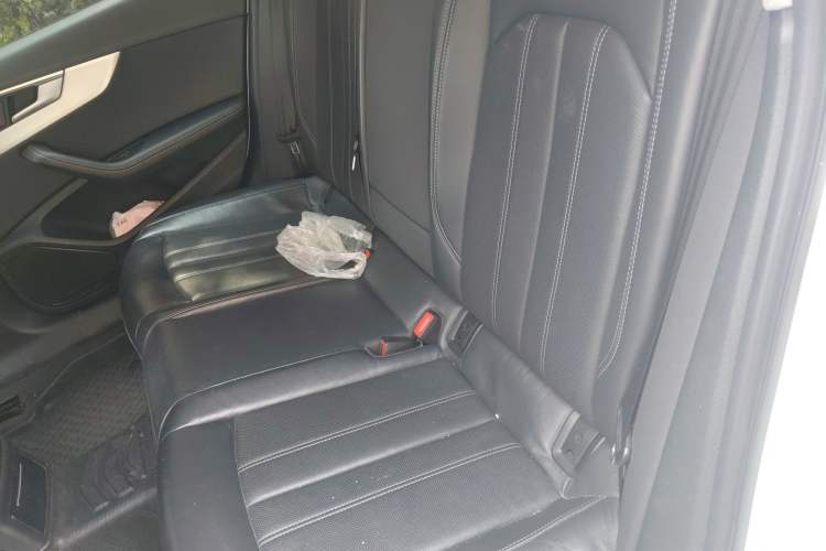 Used Audi A4L 2022 40 TFSI Luxury Dynamic Model