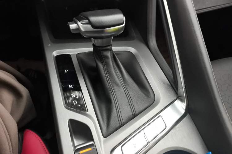 Used CHANGAN CS35PLUS 2021 Revised Version Blue Whale NE 1.4T DCT Luxury Edition
