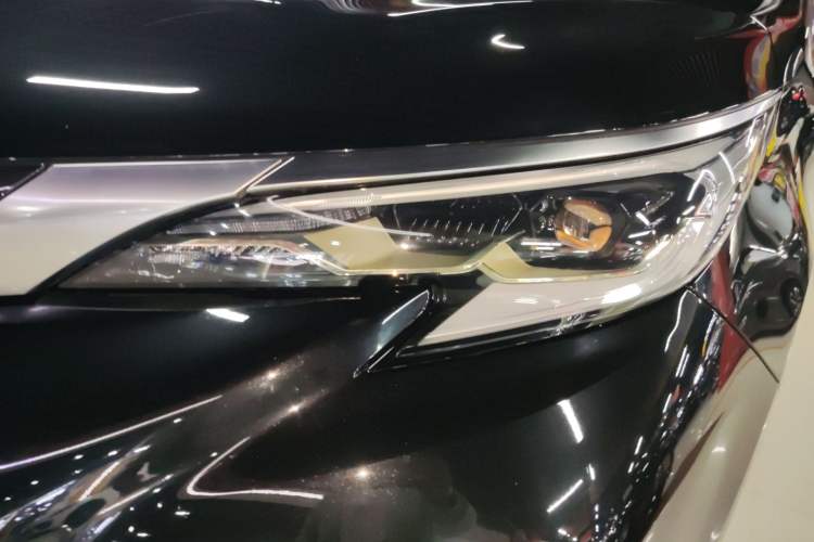 Used Toyota Granvia 2023 2.5L Hybrid Prestige PLUS Edition Left Front Headlight