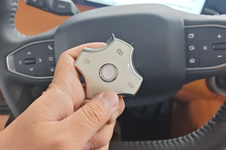 Used Dongfeng eπ eπ008 2025 636Ultra Smart Drive Version 6 Seats