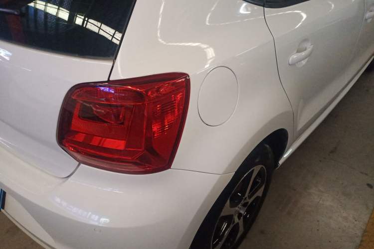 Used Volkswagen Polo 2016 1.6L Automatic Comfort Model Right Rear Taillight