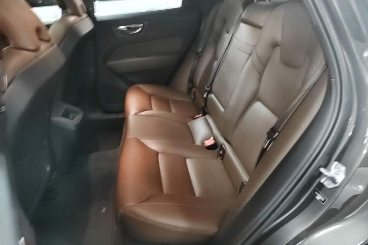 Used Volvo XC60 2019 T5 4x4 Smart Edition China VI Standard