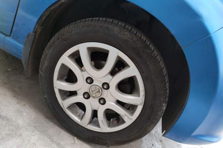 Used Suzuki Alto 2013 1.0L Manual Luxury Model Right Front Wheel Hub