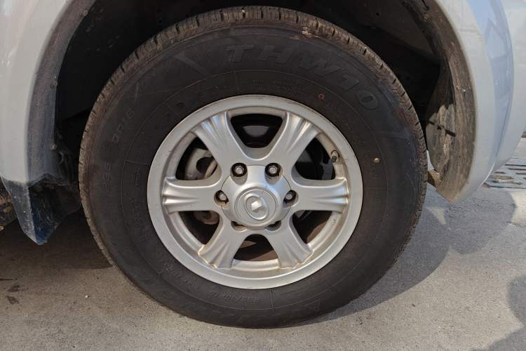 Used Great Wall Wingle 5 2017 2.4L European-spec Gasoline 2WD Elite Model with Big Double Cab – 4G69S4N
