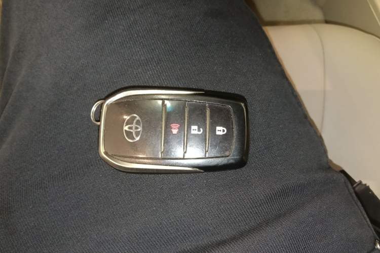 Used Toyota Land Cruiser  Vehicle Key