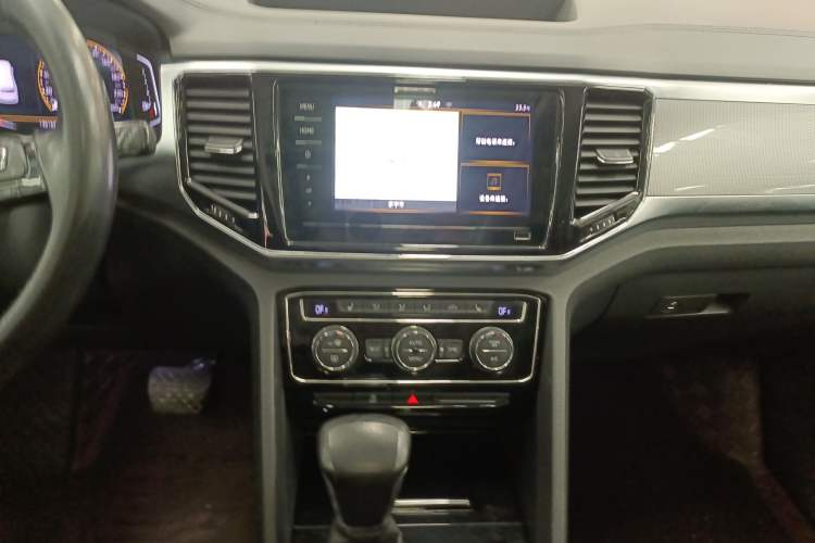 Used Volkswagen Teramont 2020 330TSI Two-Wheel-Drive Luxury Edition China VI Standard Audio And AC Panel