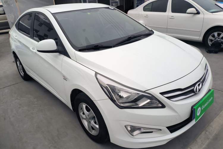Used Hyundai Verna (older generation) 2016 1.4L Manual Smart GLS Trim