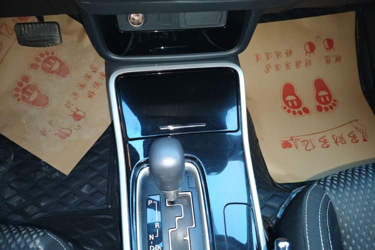 Used Mitsubishi Outlander 2021 Revised Version 2.0L Two-Wheel Drive Comfort Edition 5 Seats
