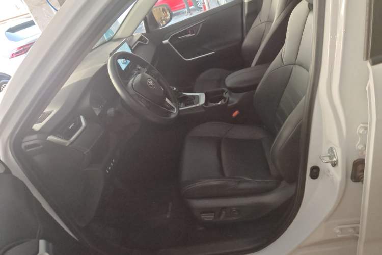 Used Toyota Wildlander 2023 2.0L CVT Four-Wheel Drive Luxury PLUS Edition