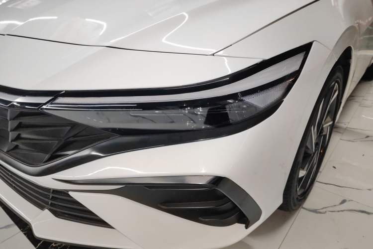 Used Hyundai Elantra 2023 1.5L CVT LUX Prestige Edition