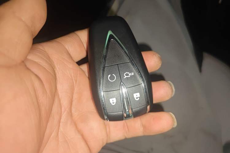 Used CHANGAN UNI-V iDD 2024 Blue Whale Smart Electric iDD 136km ZhiKu Model
