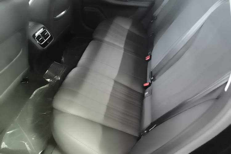 Used Fengyun A8 2024 127 Chasing the Wind Edition Left Rear Seat