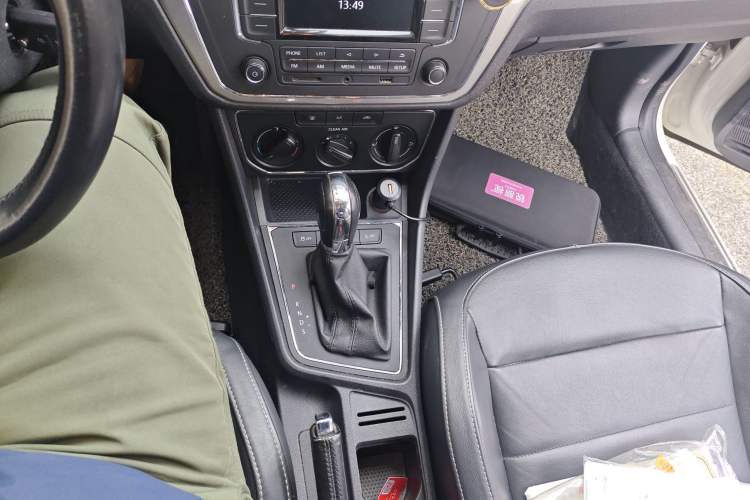 Used Volkswagen Lavida 2015 1.6L Automatic Comfort Edition