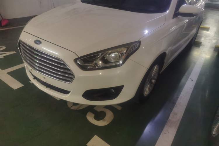 Used Ford Escort 2015 1.5L Automatic Comfort Edition Left Front Headlight