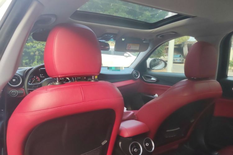 Used Alfa Romeo Giulia 2017 2.0T 280HP Luxury Edition