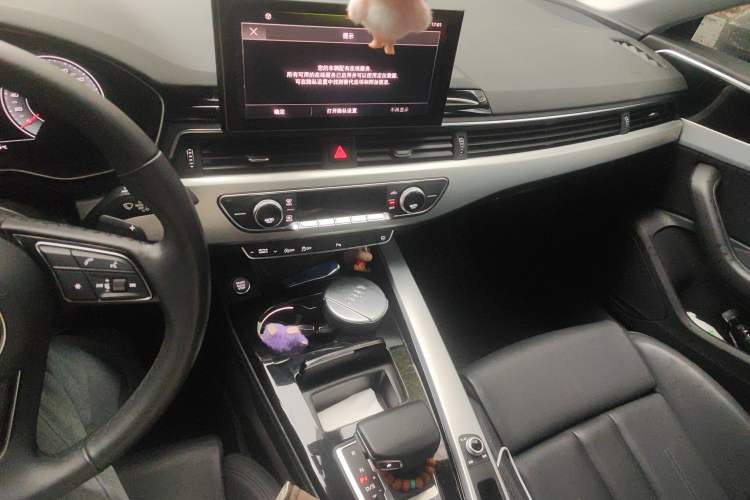 Used Audi A5 2023 Sportback 40 TFSI Fashionable and Dynamic Model Audio And AC Panel