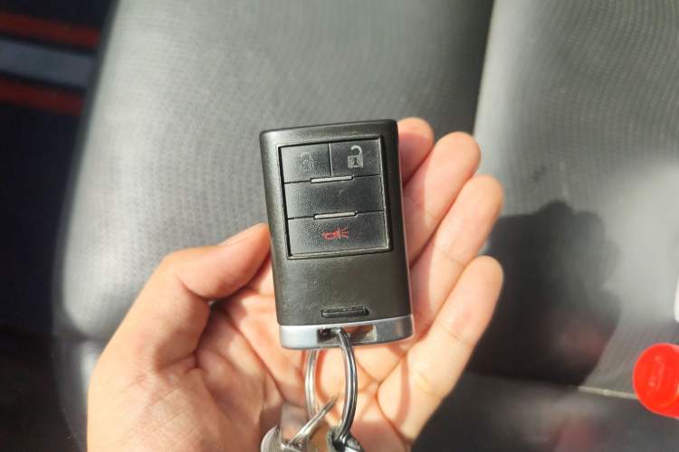 Used Chevrolet Captiva 2015 2.4L 4x4 Flagship Edition 7-Seater
