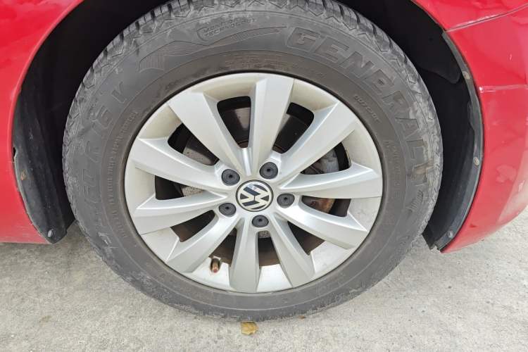 Used Volkswagen Beetle 2014 1.2TSI Fashion Edition Right Front Wheel Hub