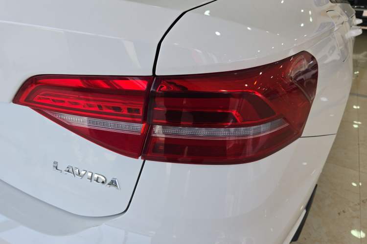 Used Volkswagen Lavida 2019 1.5L Automatic Fashion Edition China VI
