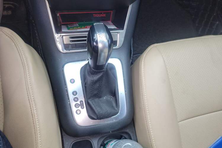 Used Volkswagen Tiguan 2016 300TSI Automatic Two-Wheel Drive Trend Edition Gear Lever