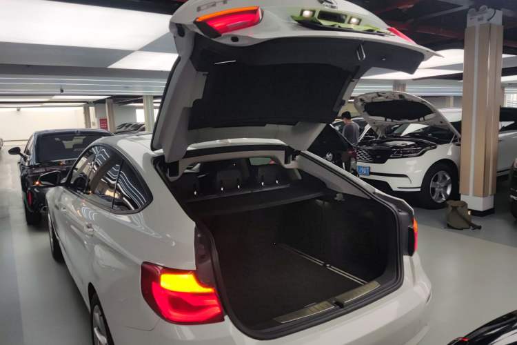 Used BMW 3 Series GT 2019 320i Sport Edition