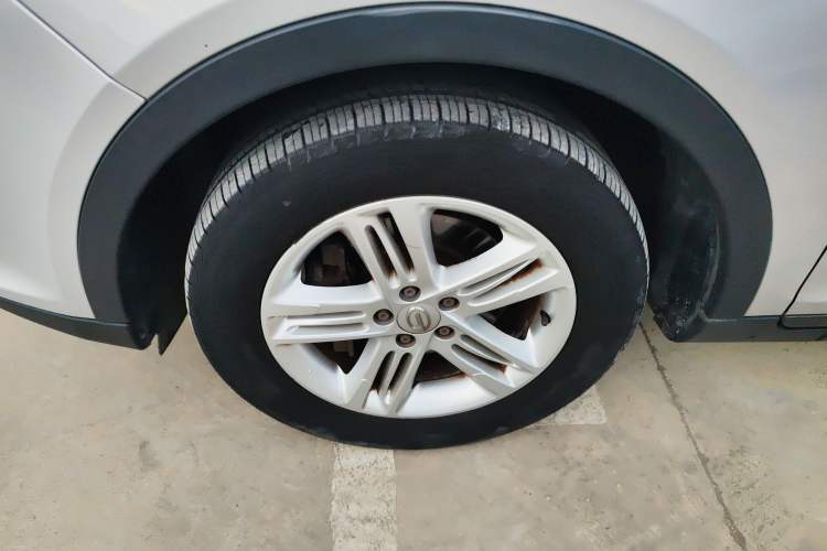 Used GAC Trumpchi GS5 2014 2.0L Automatic Two-Wheel Drive Deluxe Edition Left Front Wheel Hub