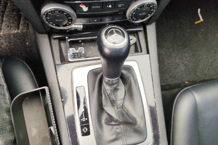 Used Mercedes-Benz C-Class 2010 C 180K Classic model