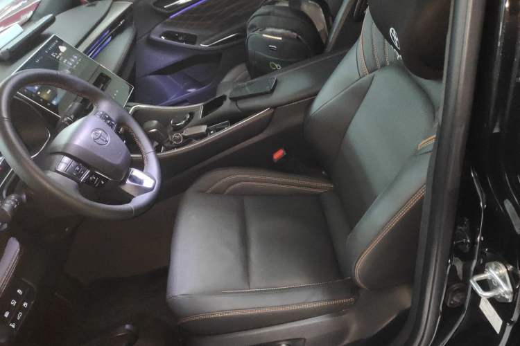 Used Toyota Avalon 2024 Dual-Motor 2.0L Premium Edition