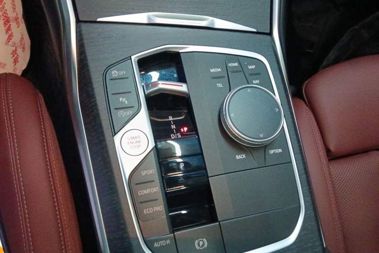 Used BMW 3 Series 2025 325Li M Sport Package Gear Lever