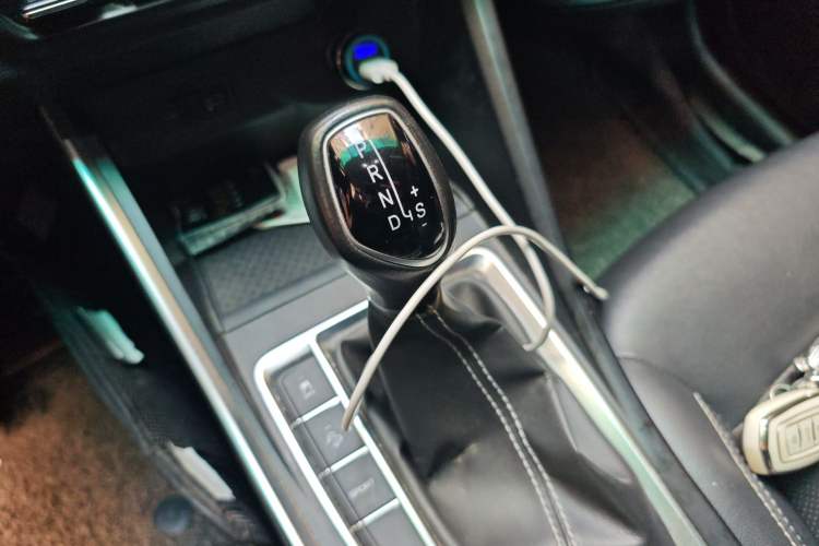 Used Geely Auto Vision X3 2020 1.5L CVT Luxury Model Gear Lever