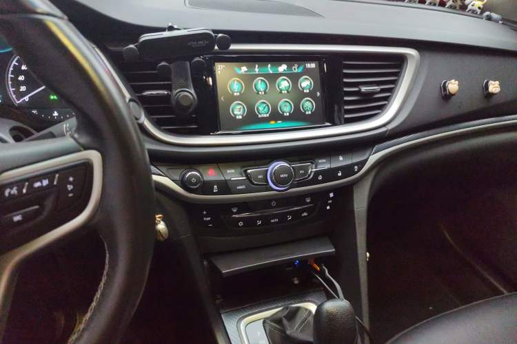 Used Buick GT 2019 18T Automatic Connected Elite Model China VI Standard Audio And AC Panel