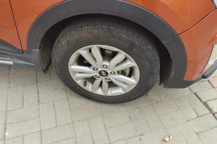 Used Hyundai ix25 2015 1.6L Manual Two-Wheel Drive Fashionable GS Model Right Front Wheel Hub
