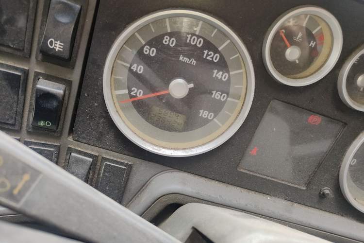 Used Iveco Daily 2014 2.5T-A35 NJ6484ACM47Z4
