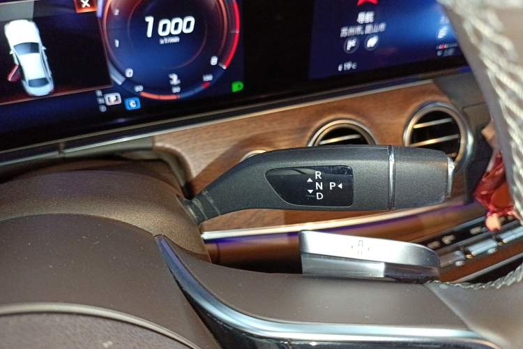 Used Mercedes-Benz E-Class 2022 Updated E 260 L Gear Lever