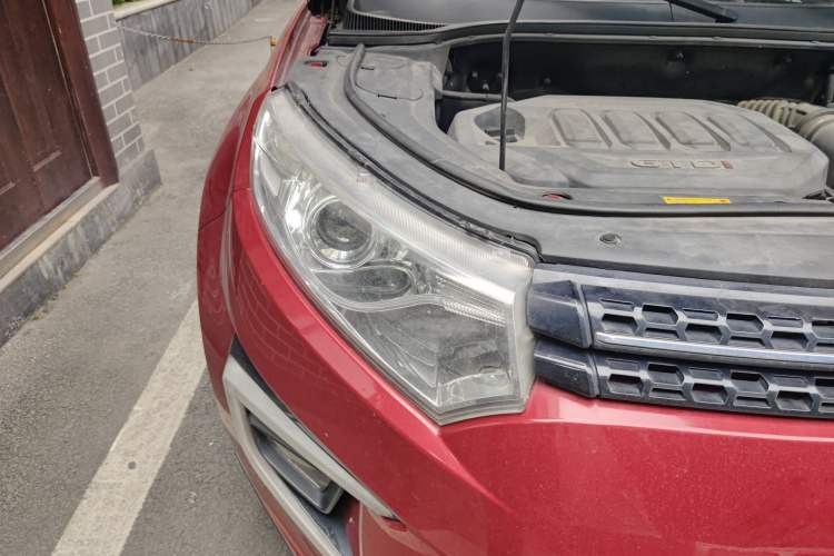 Used JMC Yusheng S330 2016 1.5L GTDi Automatic Two-Wheel Drive Flagship Edition Right Front Headlight