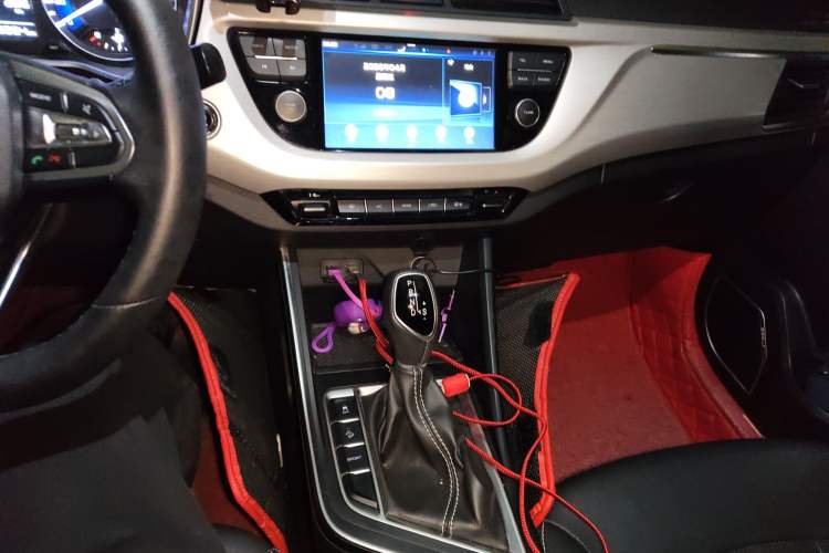 Used Geely Auto Vision X3 2019 Upgraded Model 1.5L CVT Elite Version Audio And AC Panel