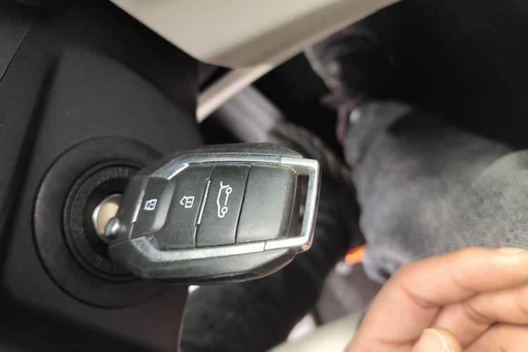 Used SAIC MAXUS G50 2022 1.5T Automatic Comfort Touring A Interior 1