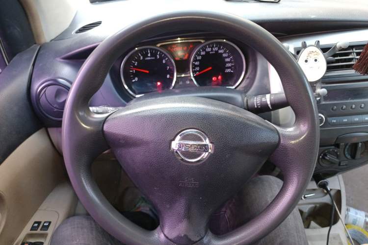 Used Nissan Livina 2013 1.6XE Manual Comfort Edition Steering Wheel