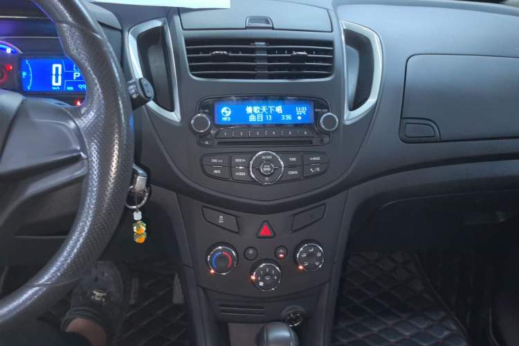 Used Chevrolet Trax 2016 1.4T Automatic Two-Wheel Drive Comfort Version with Sunroof