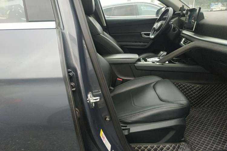 Used BYD Song Pro New Energy 2019 DM 1.5T Four-Wheel Drive Performance Edition Deluxe Model Right Front Seat