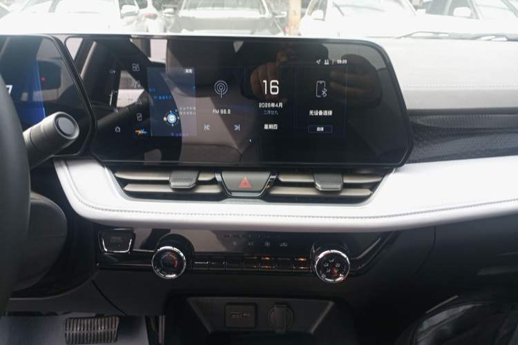 Used Chevrolet Monza 2023 1.5L Dual-Clutch Enjoyment Edition Audio And AC Panel