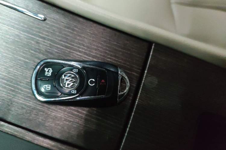 Used Buick LaCrosse 2018 28T Avenir
