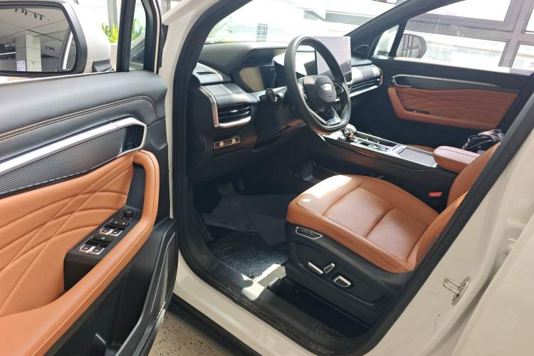 Used Geely Auto Haoyue L 2024 2.0T DCT Flagship Version
