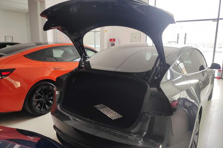 Used Tesla Model 3 2025 Rear-Wheel-Drive Version