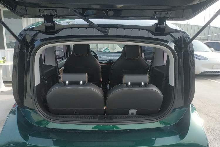 Used Baojun KiWi EV 2021 Artist Model Lithium Iron Phosphate
