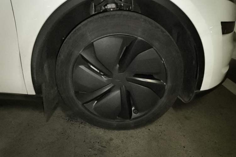 Used Tesla Model Y 2025 Rear-Wheel-Drive Version