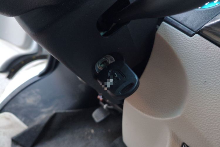 Used Jinbei Hiace X30 2024 1.5L Wealthy-Style Passenger Van 5/6/7 Seater with Front-Mounted Air Conditioning
