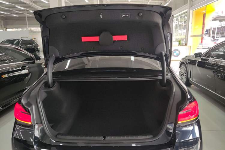 Used BMW 5 Series 2022 Restyled 530Li Leading Edition M Sport Package